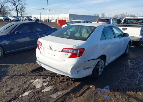 2014 Toyota Camry Le z USA, uszkodzony, nr VIN 4T4BF1FK4ER348407